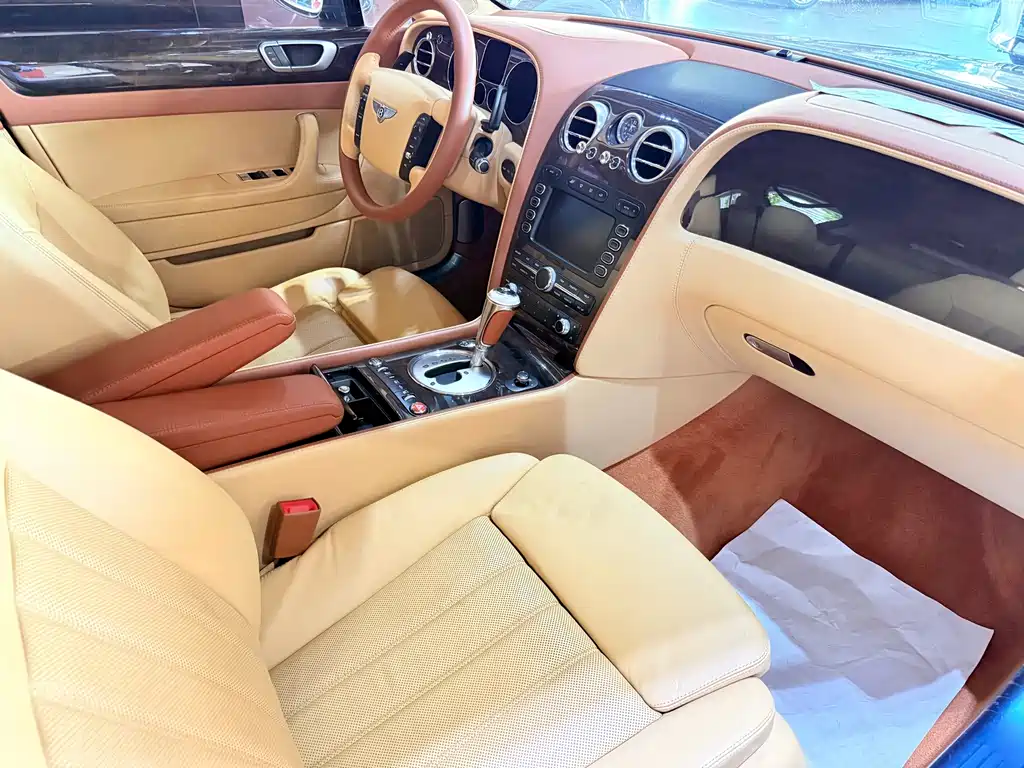 Bentley Flying Spur 2009 — фото 19