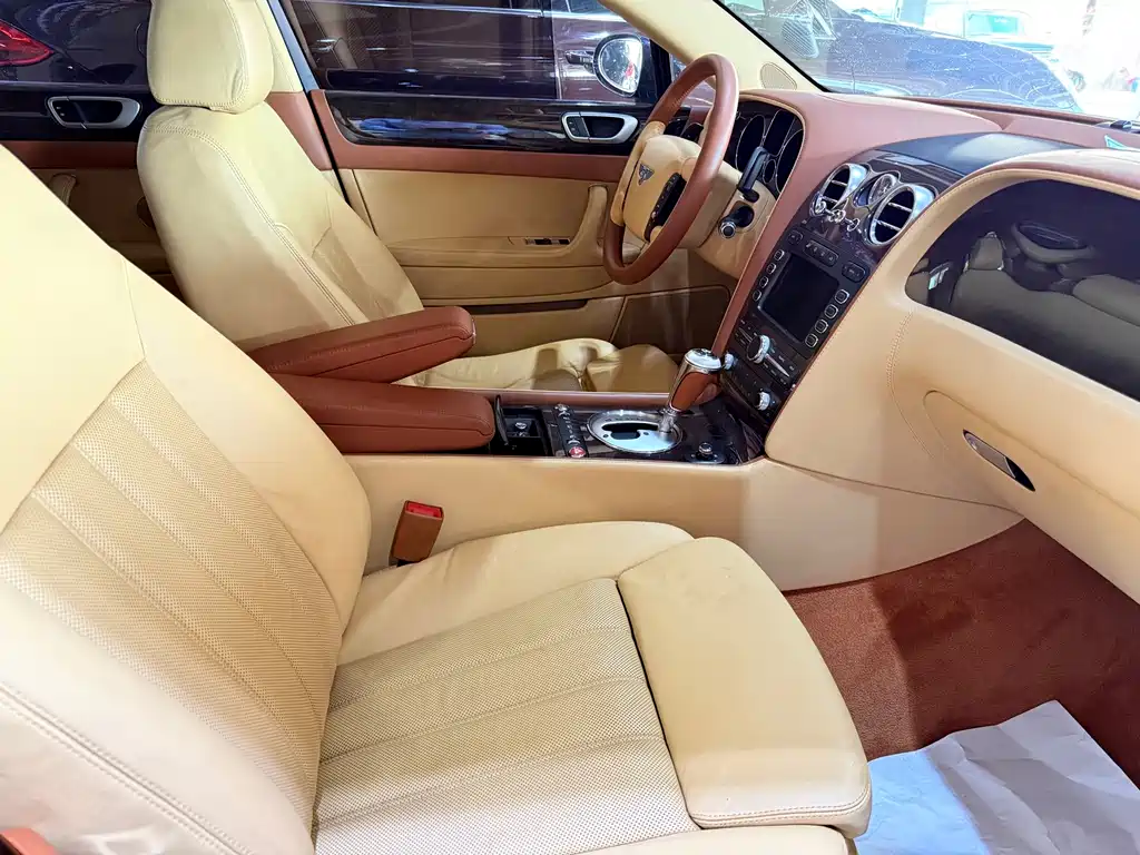 Bentley Flying Spur 2009 — фото 20