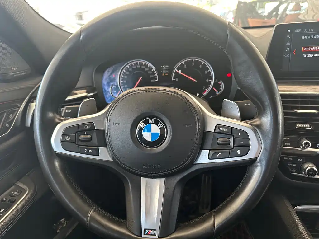 BMW 6 Series GT 2018 — фото 24