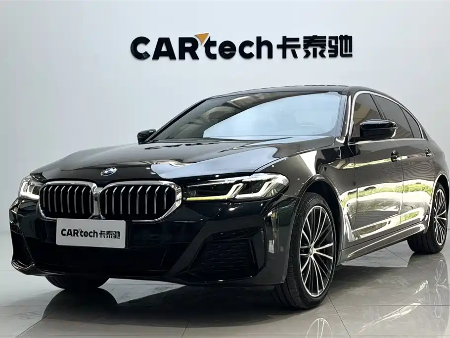 BMW 5 Series 2023 — фото 1