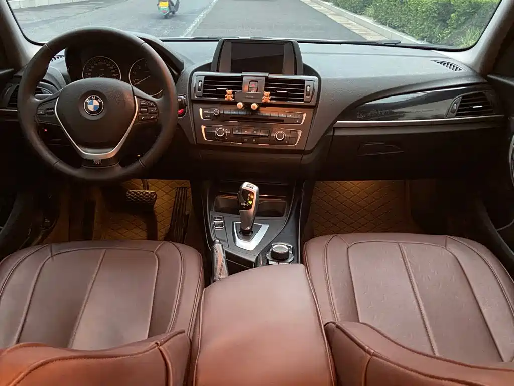 BMW 1 Series 2012 — фото 10