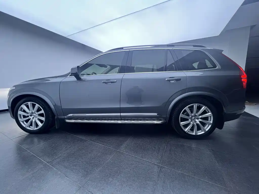 Volvo XC90 2017 — фото 16