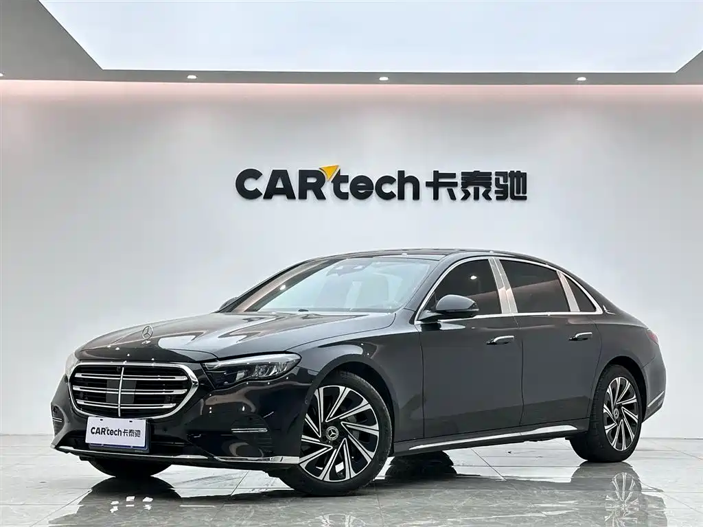 Mercedes-Benz E-Class 2025 — фото 1
