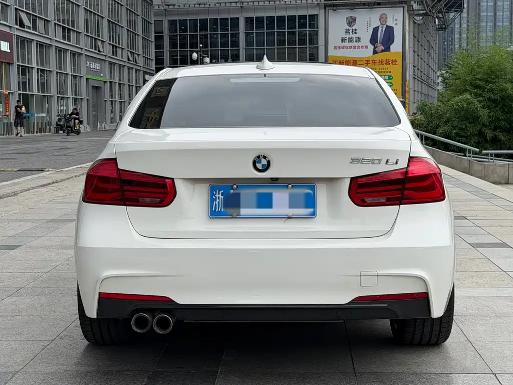 BMW 3 Series 2018 — фото 7