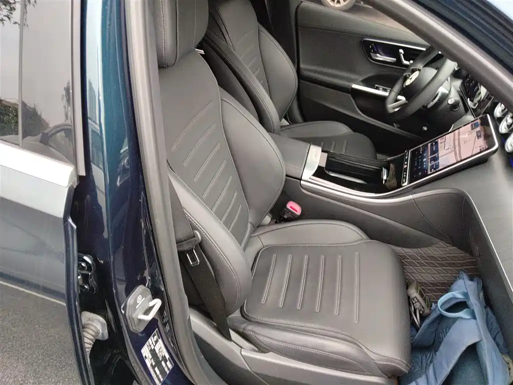 Mercedes-Benz C-Class 2023 — фото 16