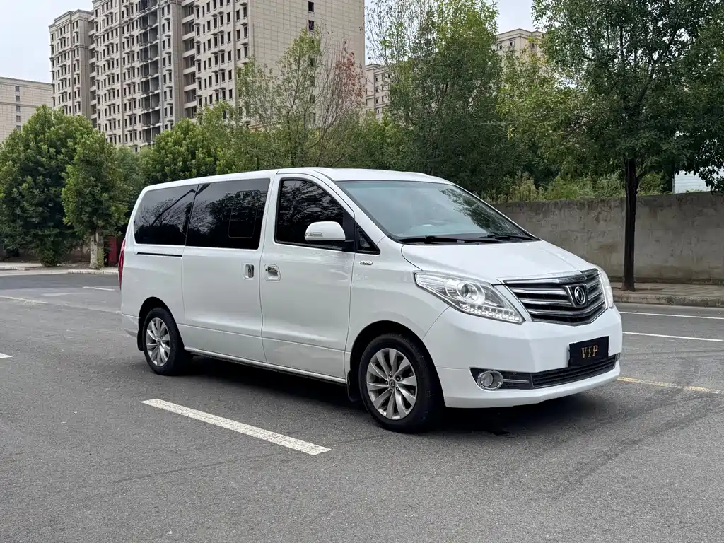 Dongfeng Fengxing CM7 2017 — фото 3
