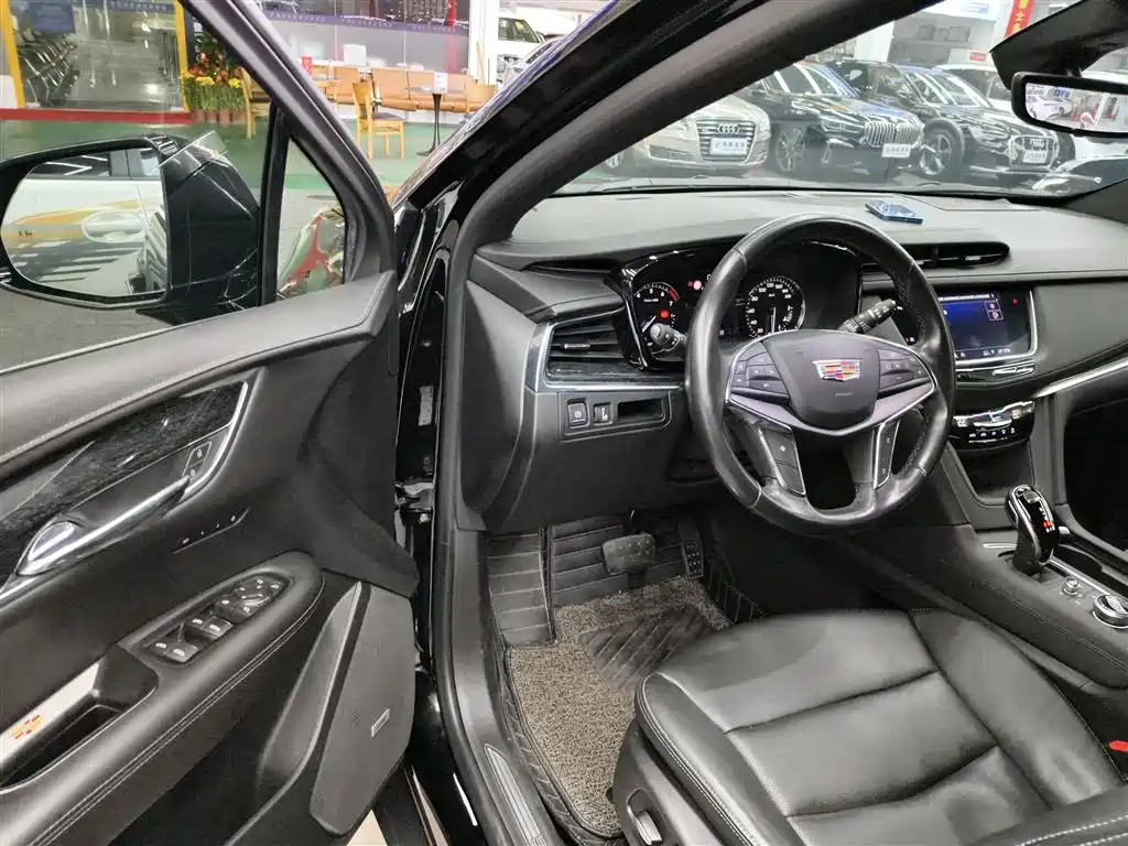 Cadillac XT5 2020 — фото 16