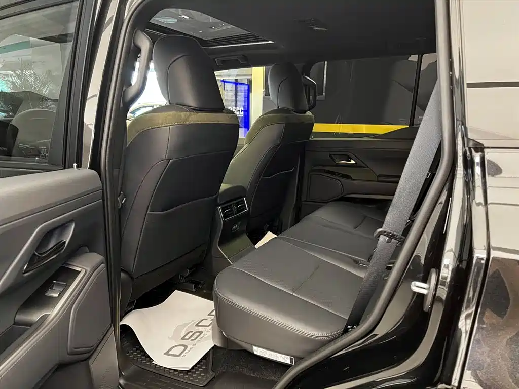 Lexus GX 2025 — фото 12