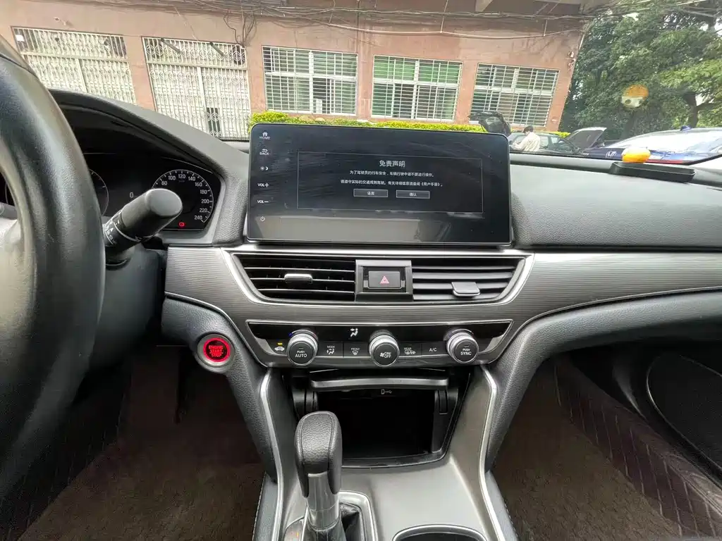 Honda Accord 2022 — фото 10