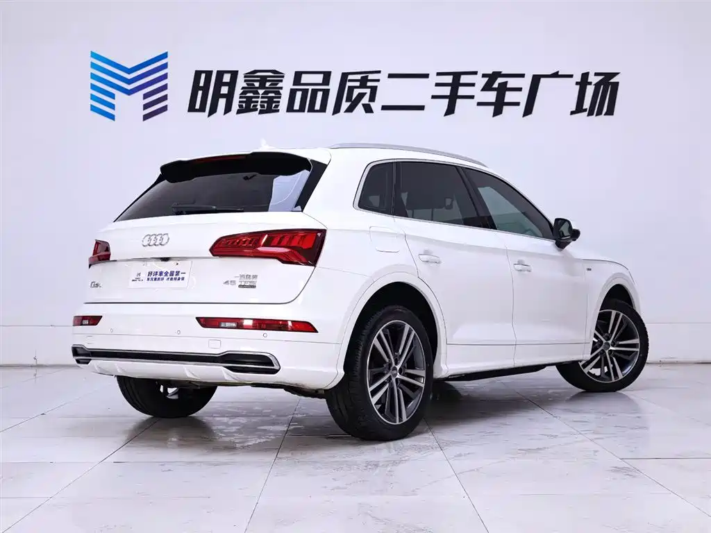 Audi Q5L 2020 — фото 7