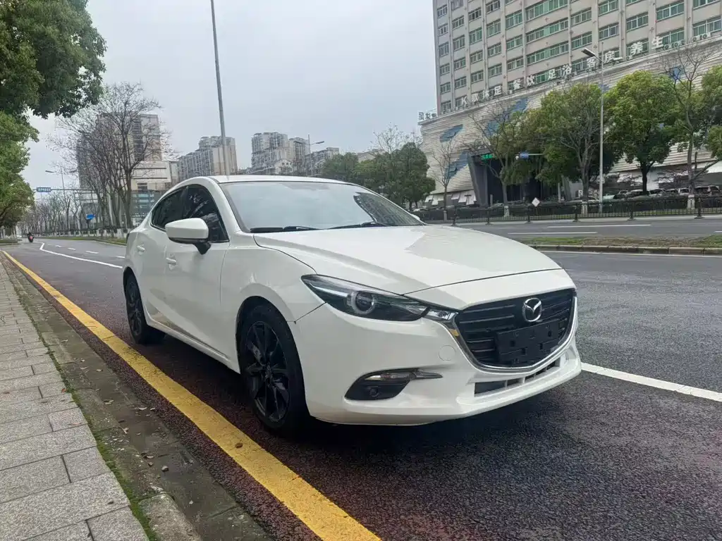 Mazda 3 Axela 2019 — фото 2