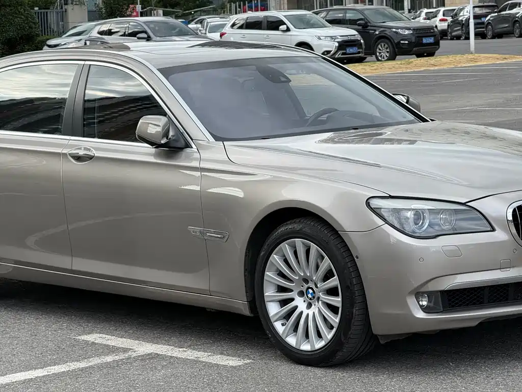 BMW 7 Series 2014 — фото 36