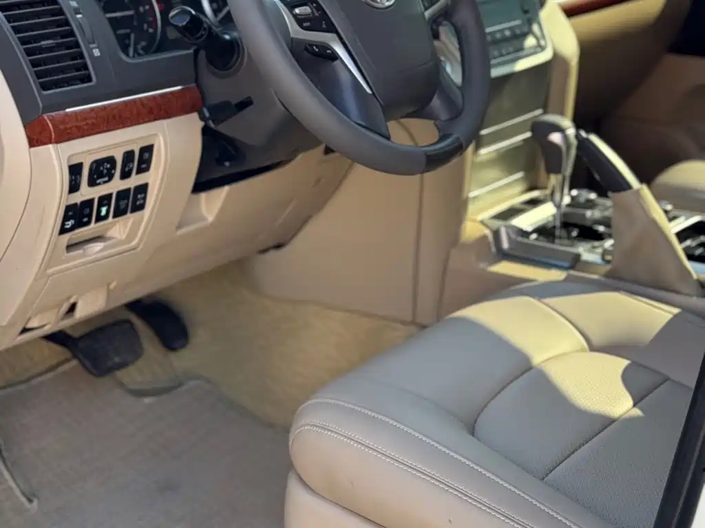 Toyota Land Cruiser 2015 — фото 10