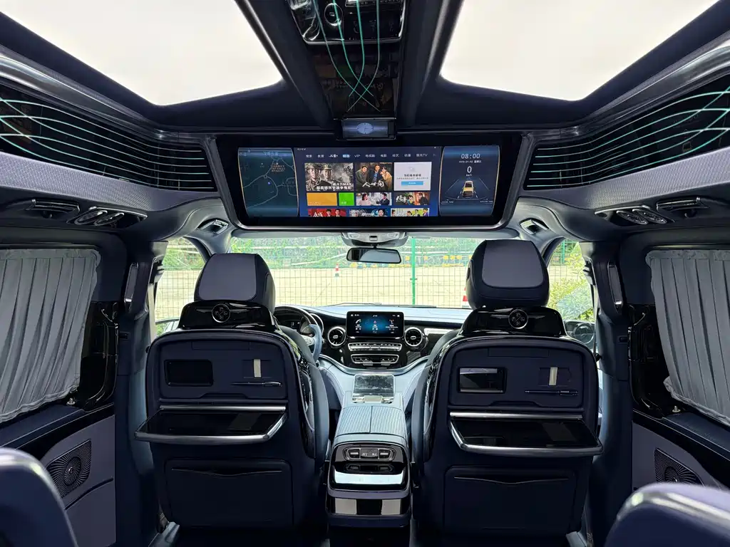 Mercedes-Benz V-Class 2023 — фото 12