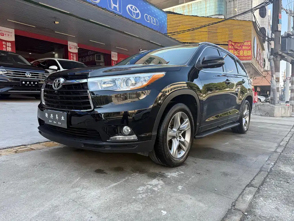 Toyota Highlander 2017 — фото 1