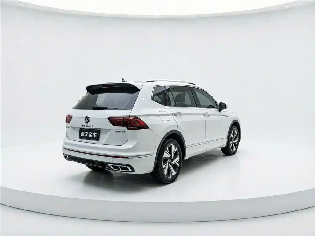 Volkswagen Tiguan L 2023 — фото 8