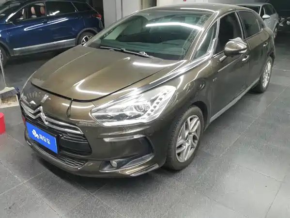DS 5 2015