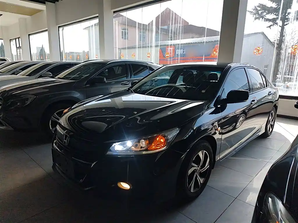Honda Accord 2017 — фото 1