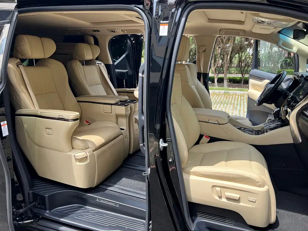 Toyota Alphard 2021 — фото 8