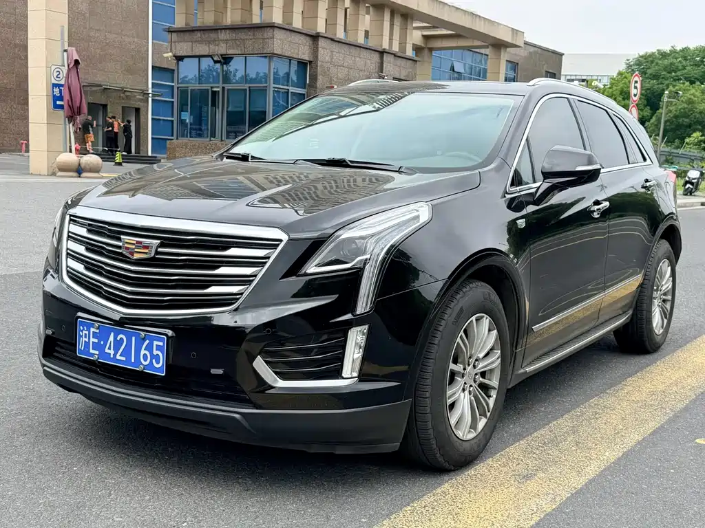 Cadillac XT5 2017 — фото 1