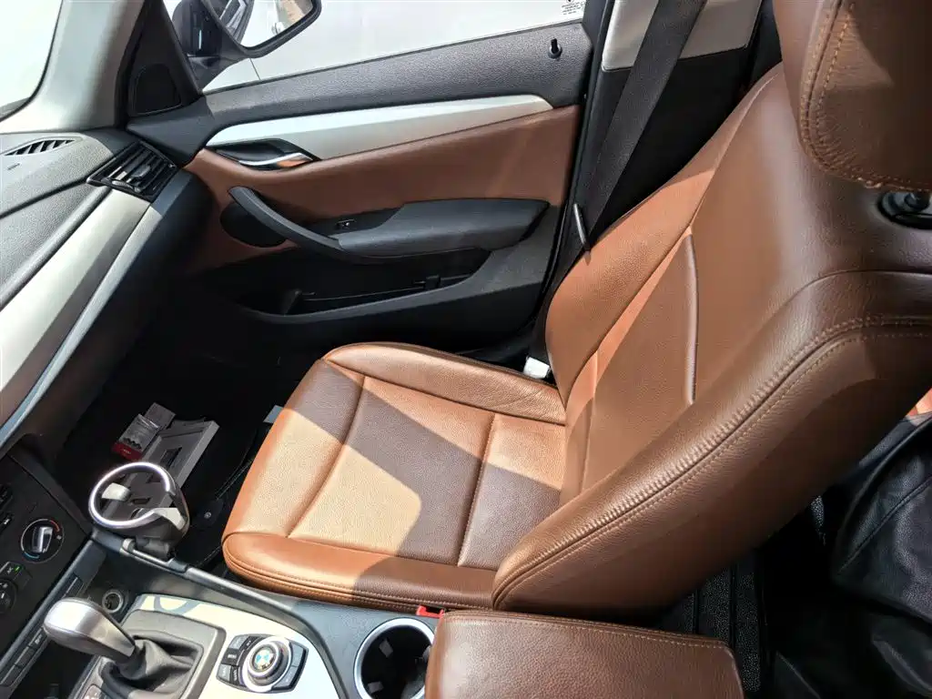 BMW X1 2013 — фото 11