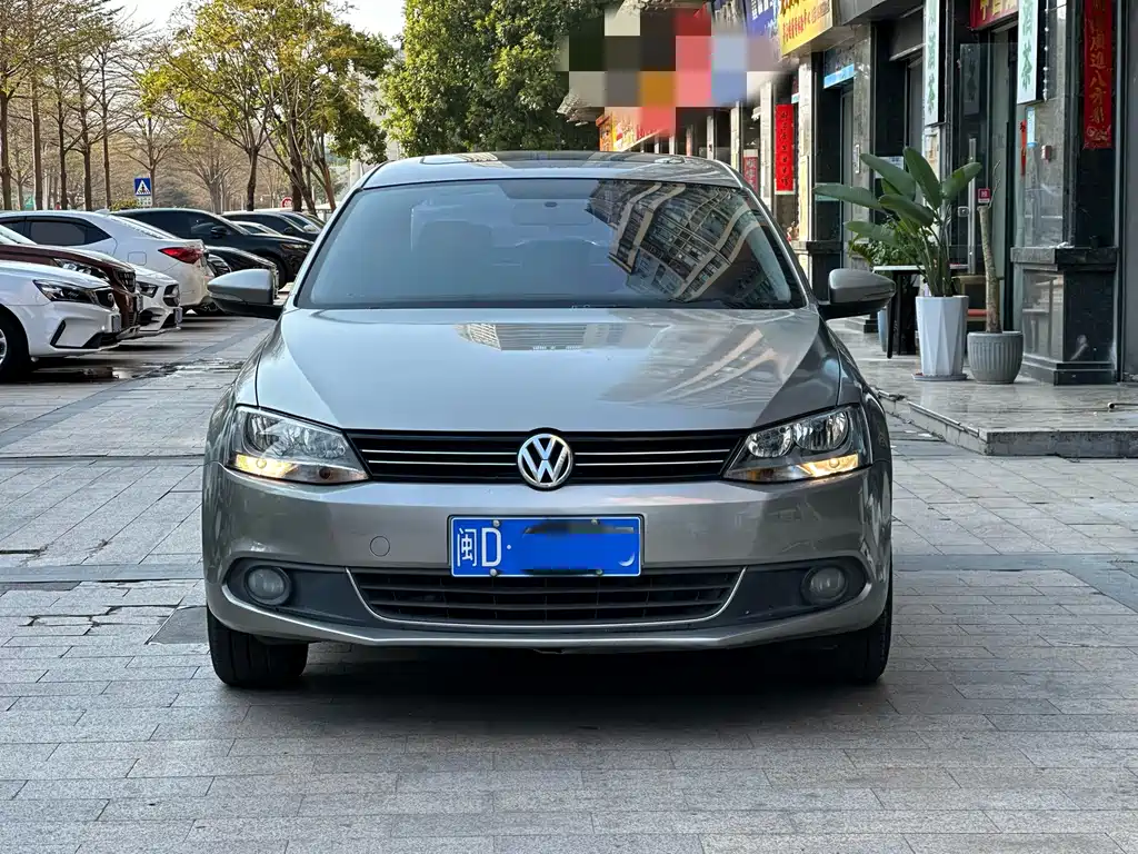 Volkswagen Sagitar 2014