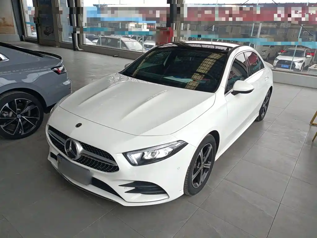Mercedes-Benz A-Class 2023 — фото 2