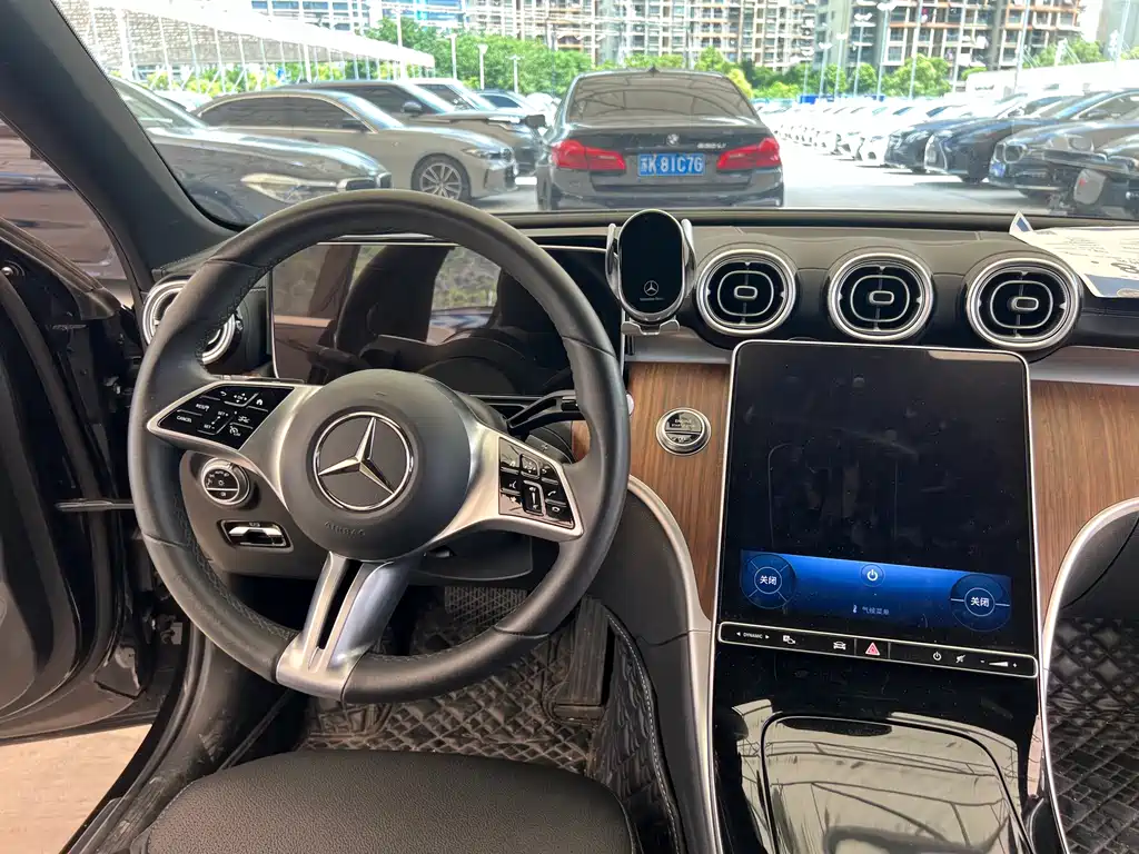 Mercedes-Benz C-Class 2024 — фото 21
