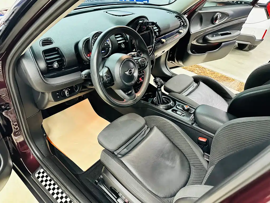 MINI Clubman 2017 — фото 16
