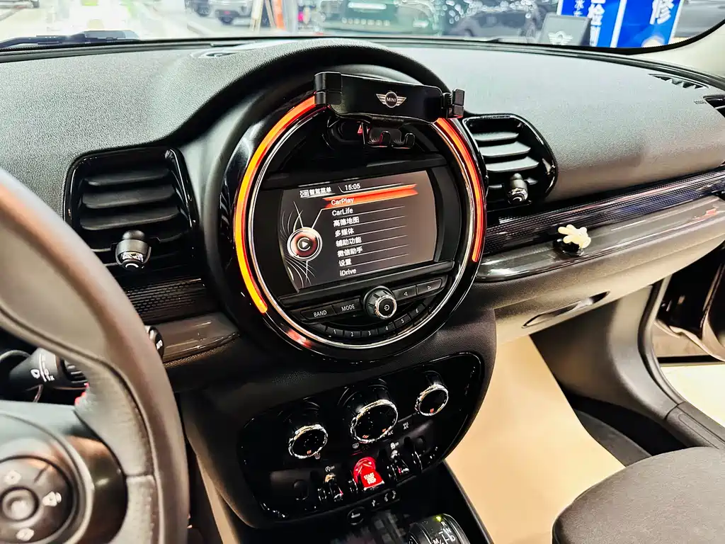 MINI Clubman 2017 — фото 39