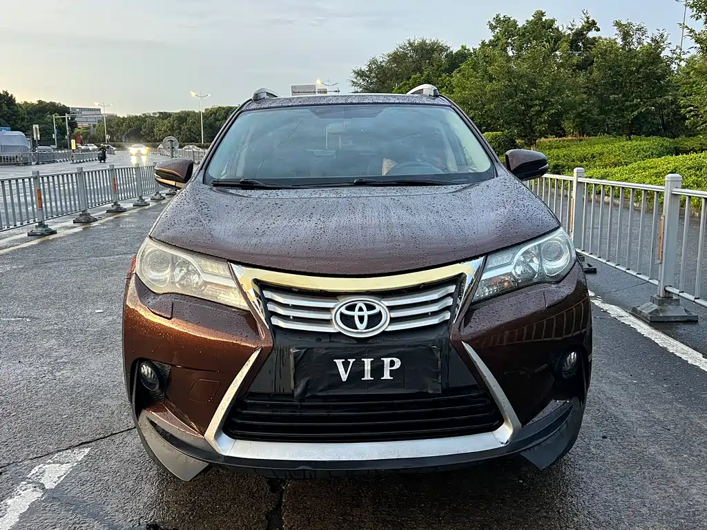 Toyota RAV4 2015