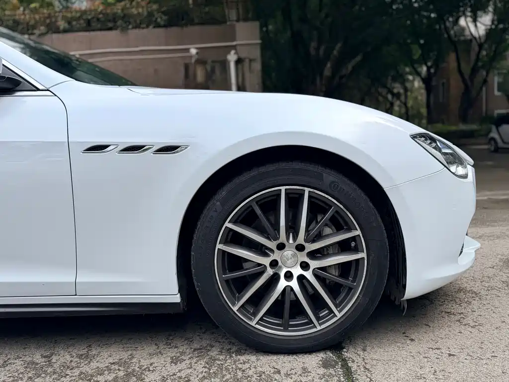 Maserati Ghibli 2016 — фото 11