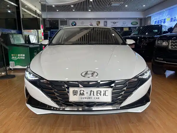Hyundai Elantra 2023