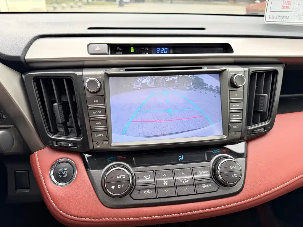 Toyota RAV4 2016 — фото 14