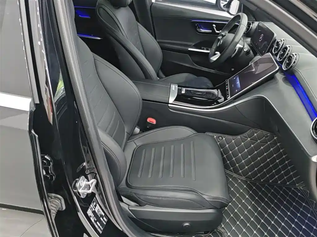Mercedes-Benz C-Class 2023 — фото 25