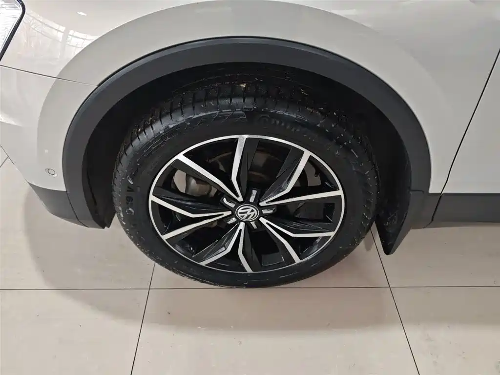 Volkswagen Tiguan L 2020 — фото 23
