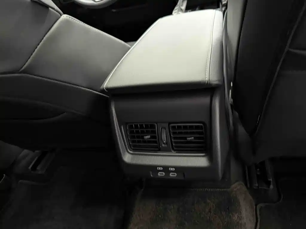Toyota Camry 2025 — фото 21