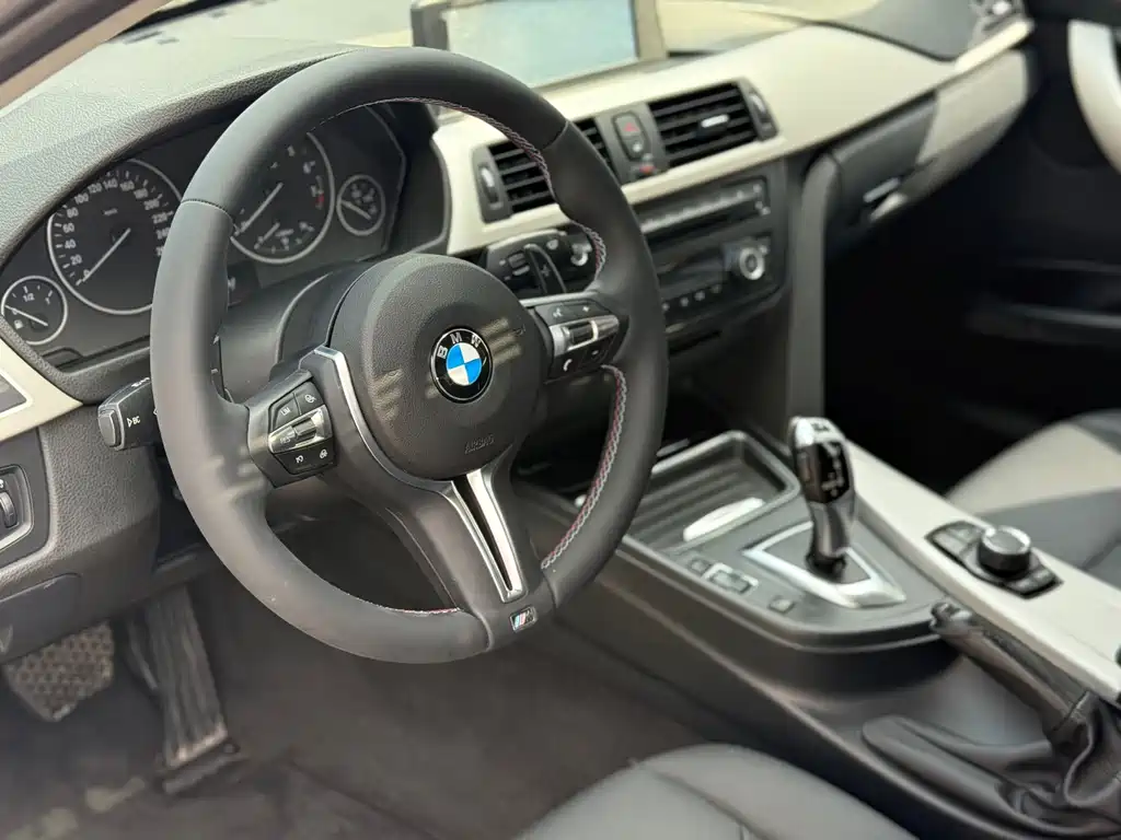 BMW 5 Series 2012 — фото 7