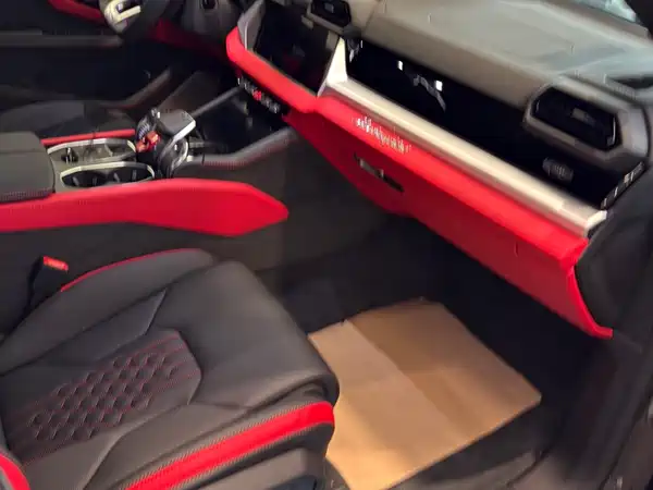 Lamborghini Urus SE 2025