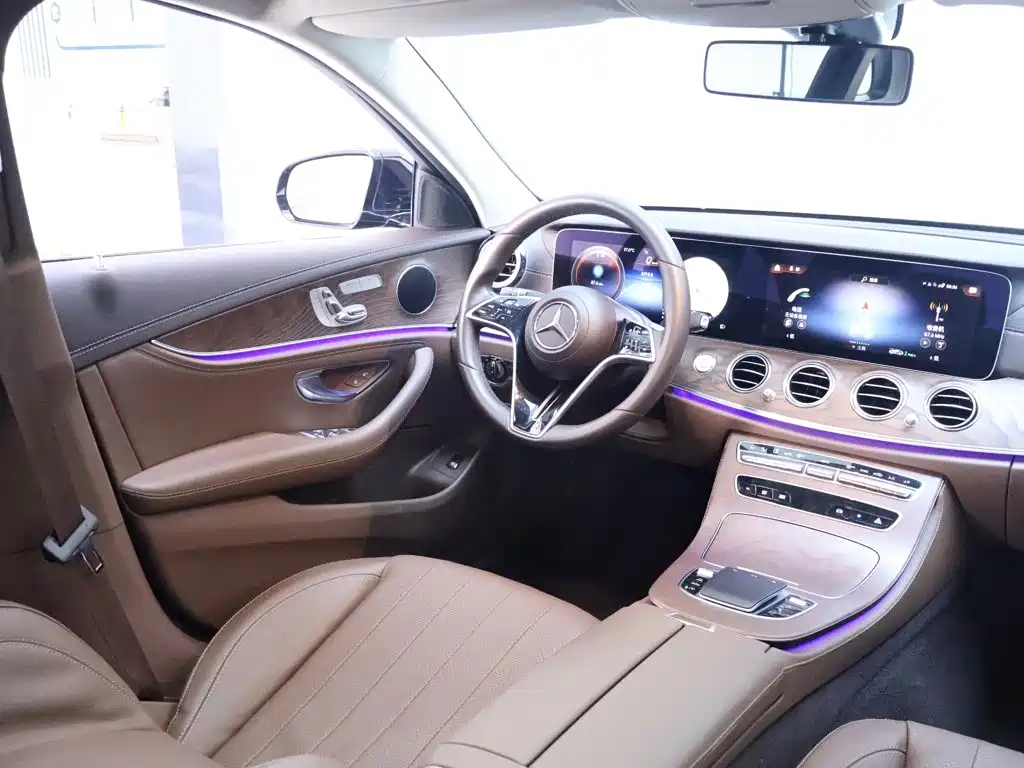 Mercedes-Benz E-Class 2023 — фото 14