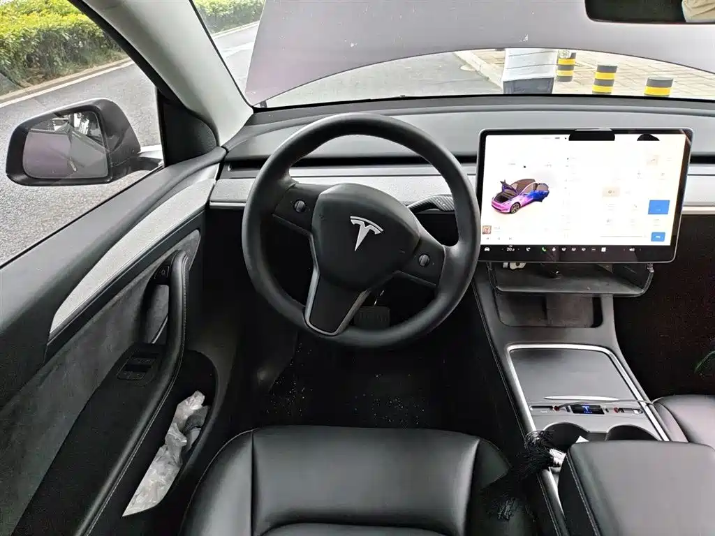 Tesla Model Y 2024 — фото 6
