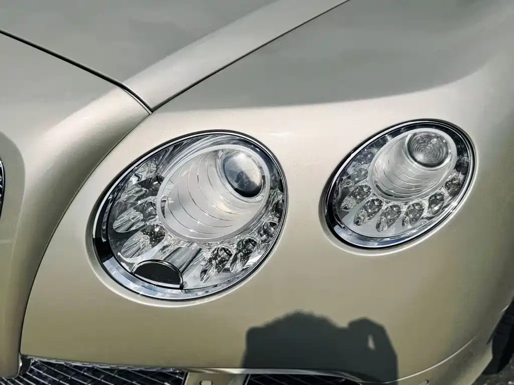 Bentley Continental 2012 — фото 3