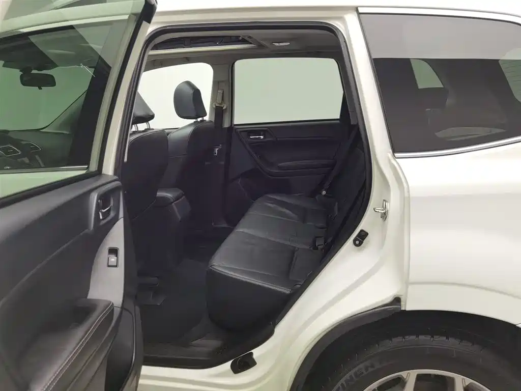 Subaru Forester 2016 — фото 15