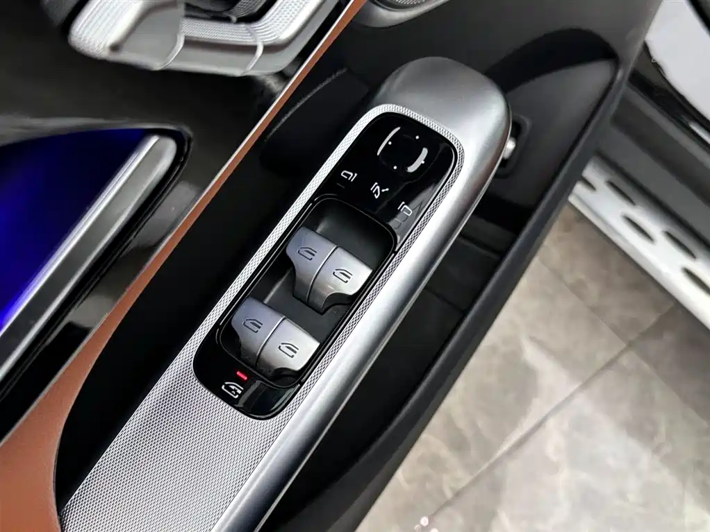 Mercedes-Benz GLC 2023 — фото 15