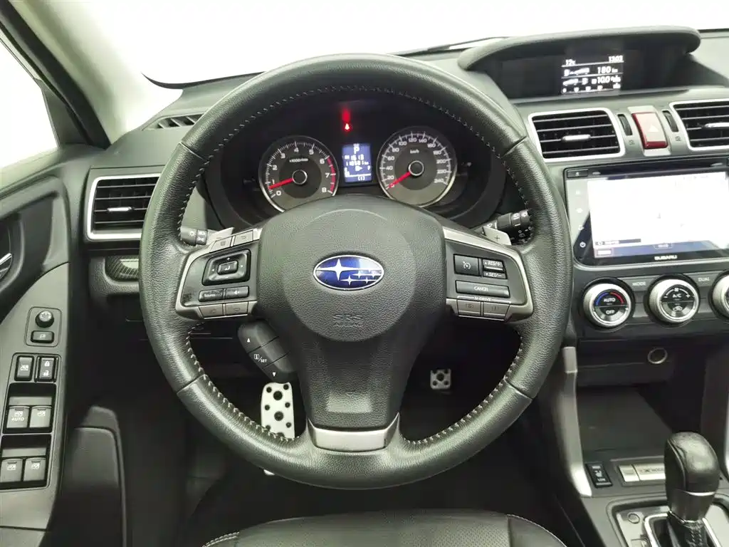 Subaru Forester 2016 — фото 11