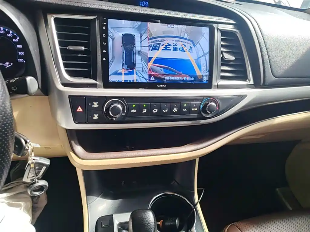 Toyota Highlander 2020 — фото 12