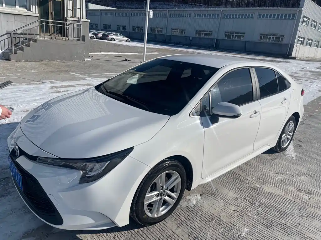 Toyota Levin 2022 — фото 1