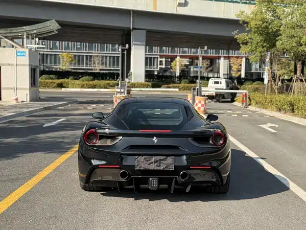 Ferrari 488 2016