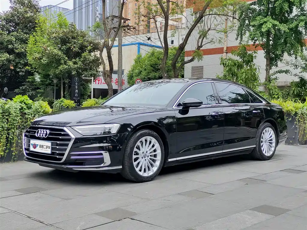Audi A8 2019 — фото 1