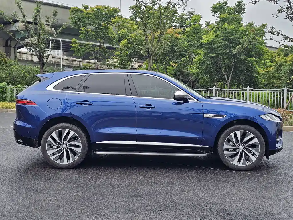 Jaguar F-PACE 2022